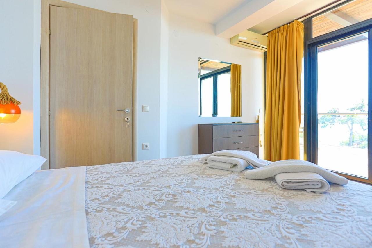 Kalma Villa Dio Неа Мудания Екстериор снимка