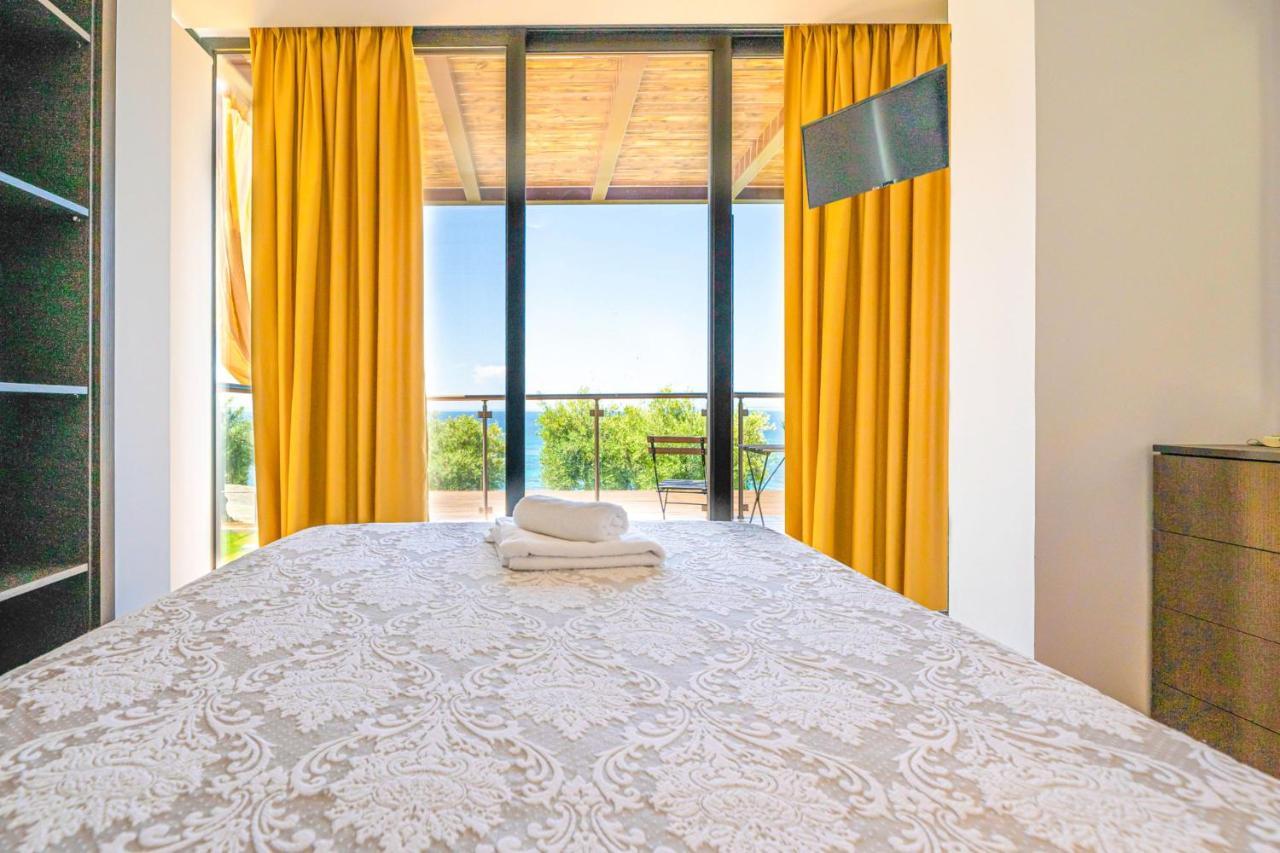 Kalma Villa Dio Неа Мудания Екстериор снимка